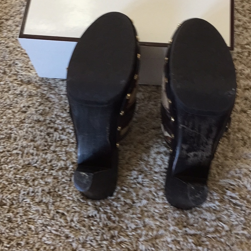 Shoes - Picture 4 of 5